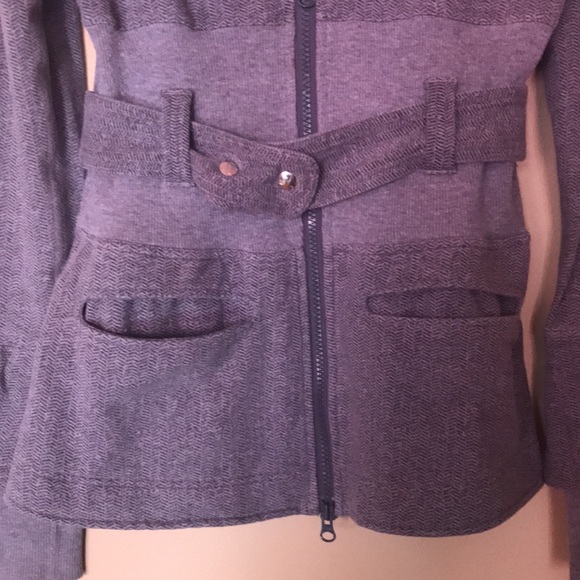 Womens Lululemon sweater/jacket EUC only wore handful of times if that many. - Picture 6 of 10